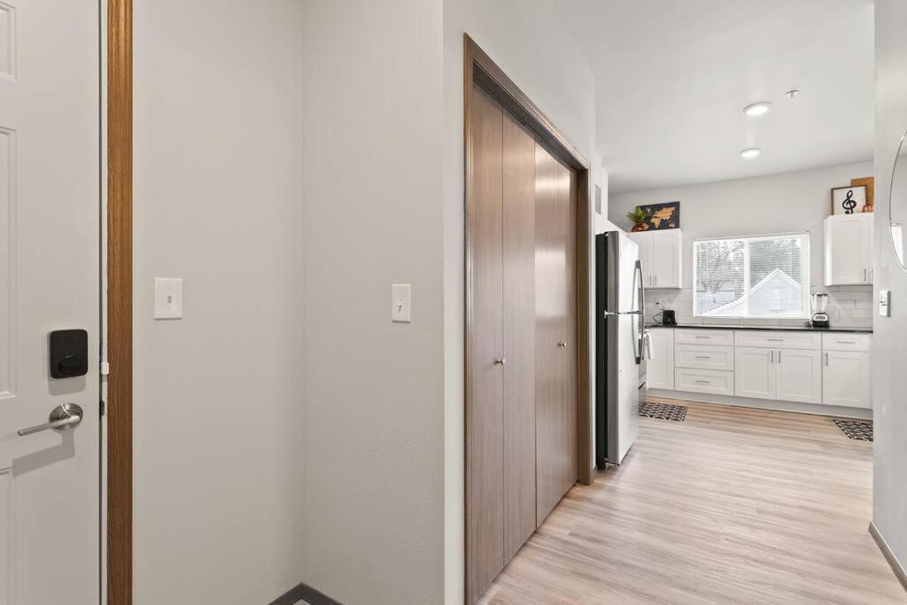 New 2 Bed 2 Bath Near Perry District And Dt Appartement Spokane Buitenkant foto